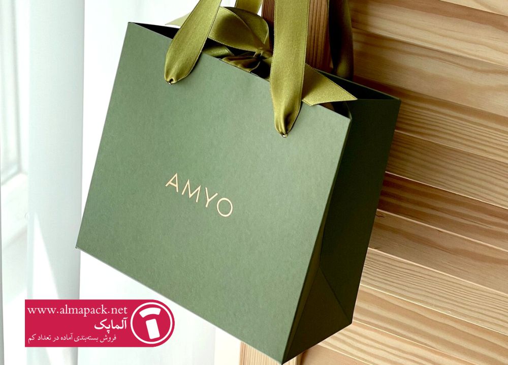 چرا بستهبندی هاردباکس و ساک دستی آماده روی فروش تأثیر میگذارد؟